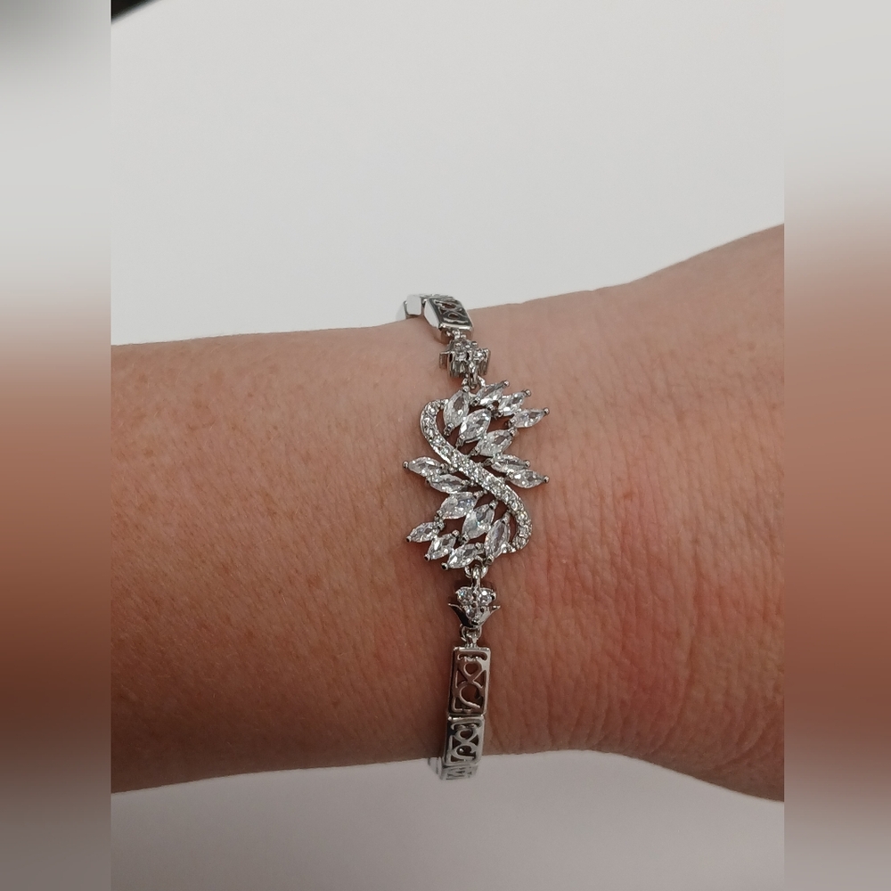 NEW! 18k White Gold Plated 7" Bracelet with Crystal Accents By Pretty Bird